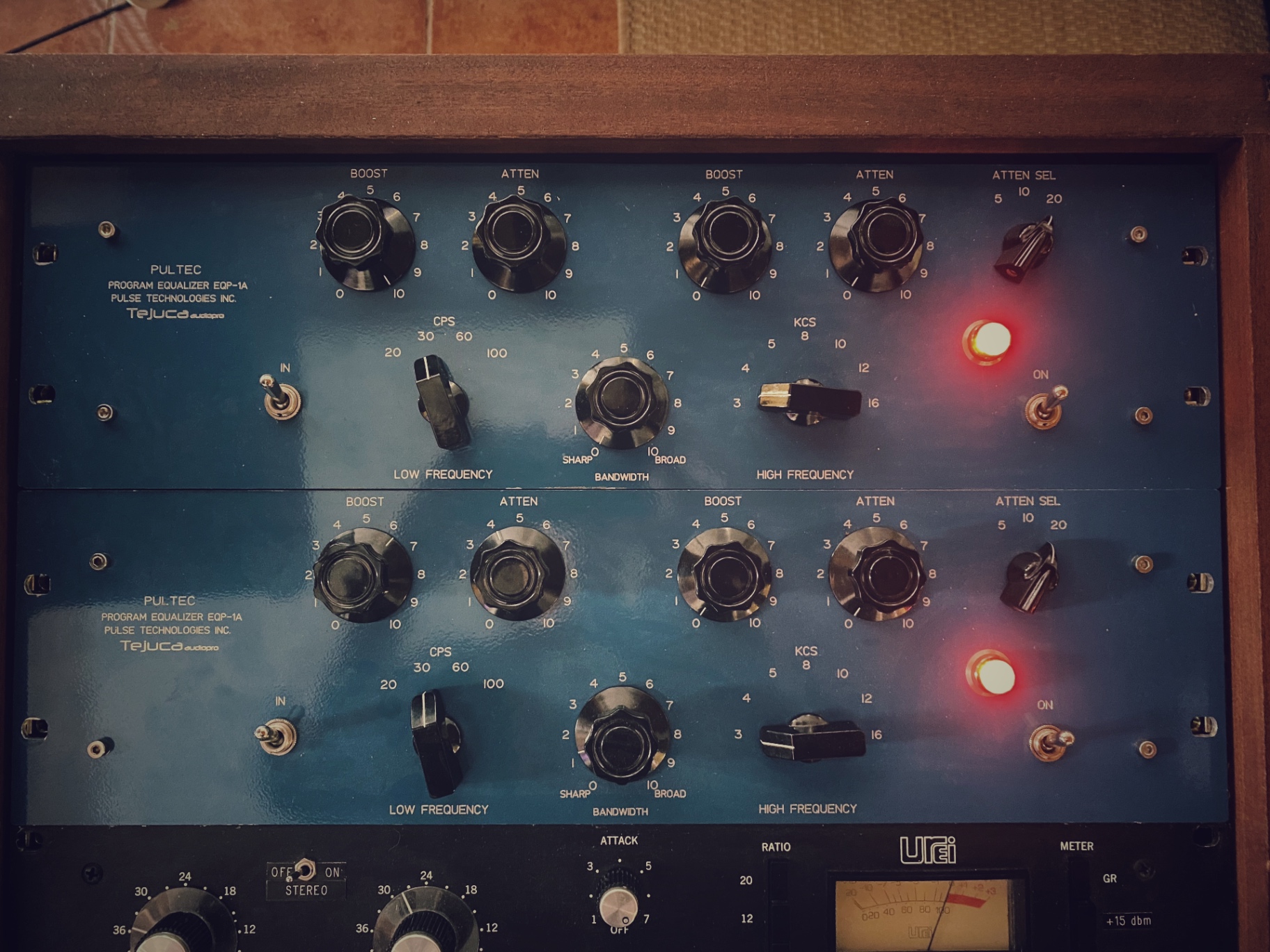 Ecualizadores Pultec EQP-1A en Montreal Studios