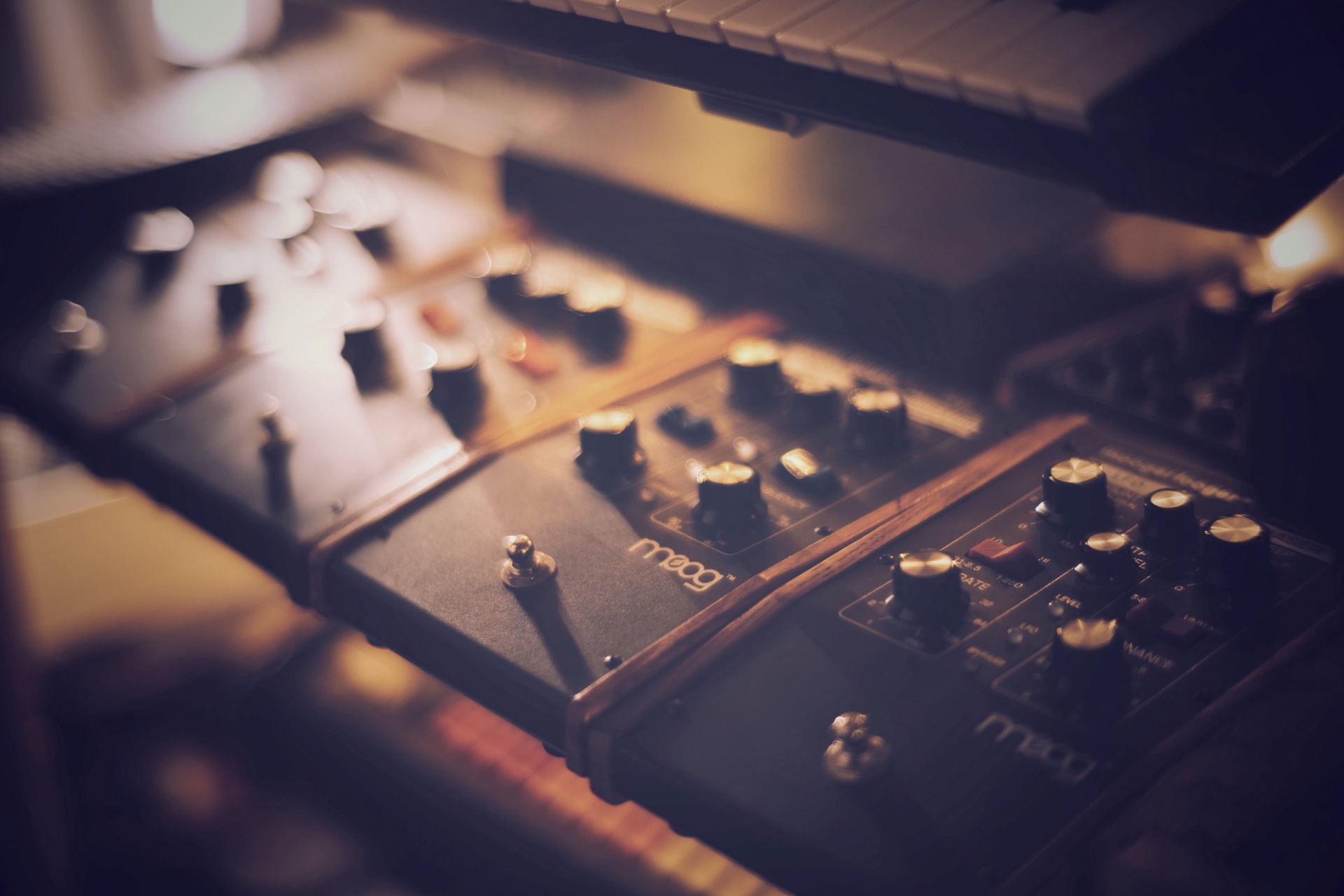 Sintetizadores Moog en el estudio